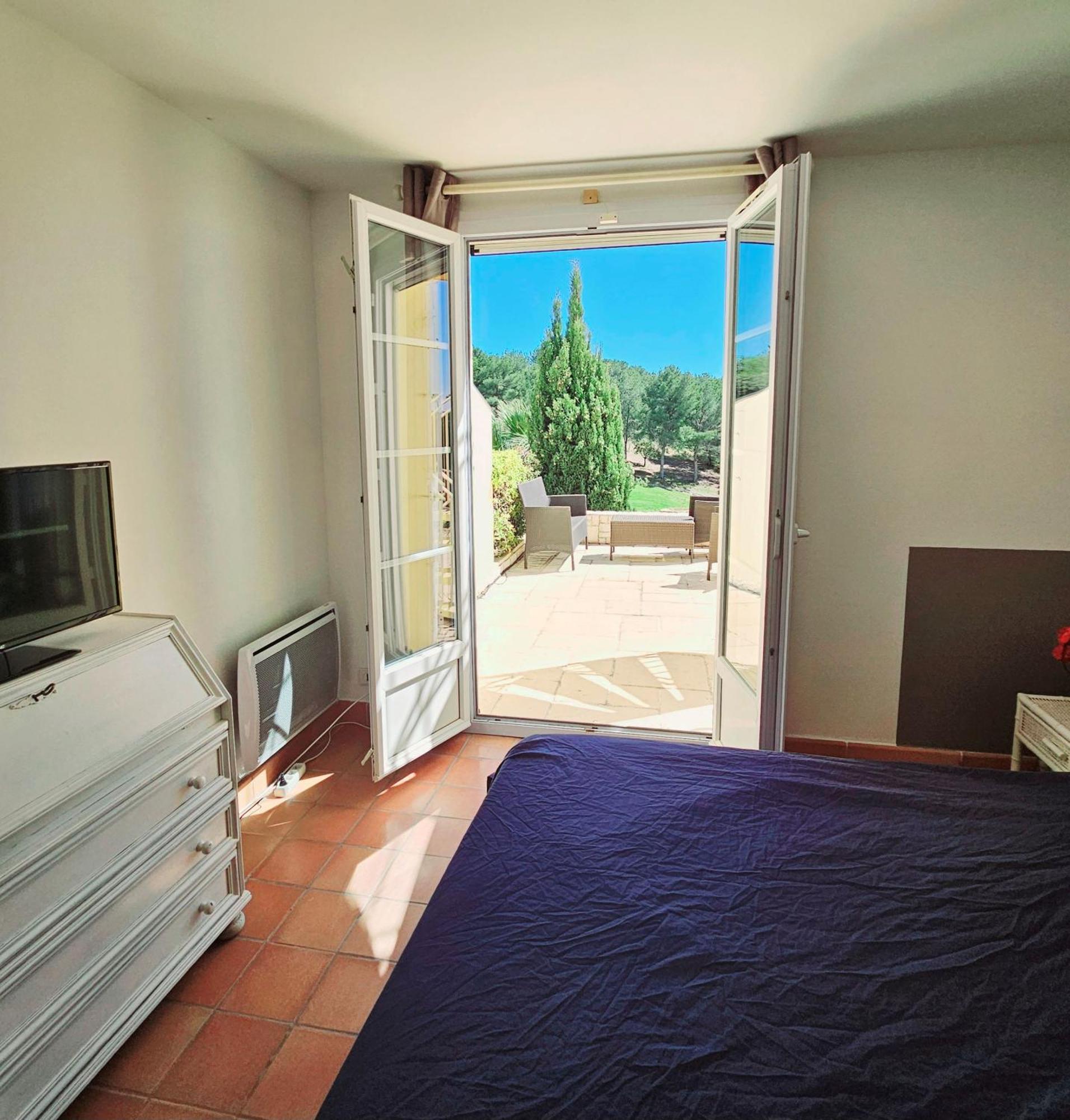 Villa Dans Cadre D'Exception - Golf, Piscine Et Tennis Prive 滨海圣西尔 外观 照片
